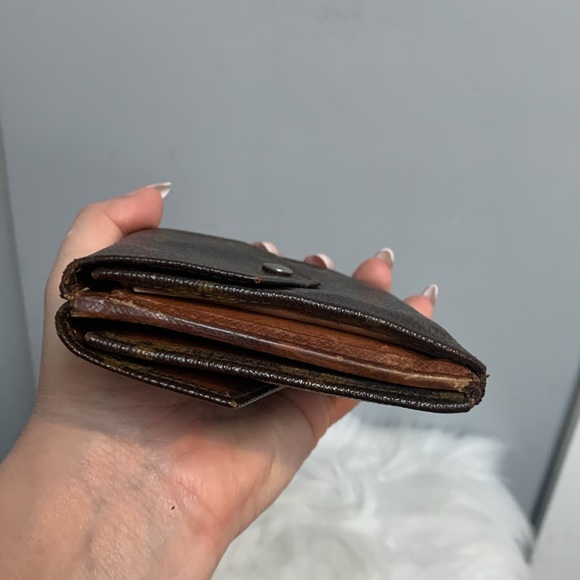 1988 authentic Louis Vuitton Elise wallet - rip inside - Picture 5 of 17